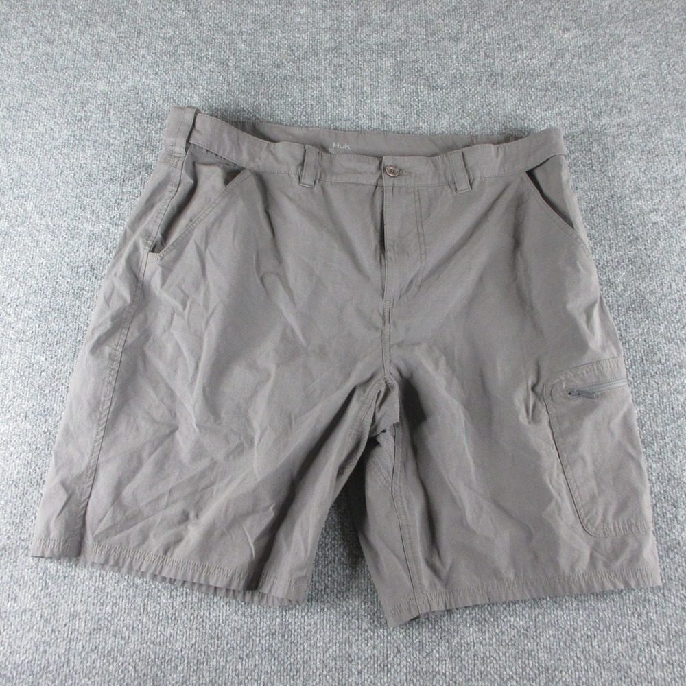 Huk Cargo Shorts Mens 2XL Gray Microfiber Stretch 11 Inseam Pockets Fishing